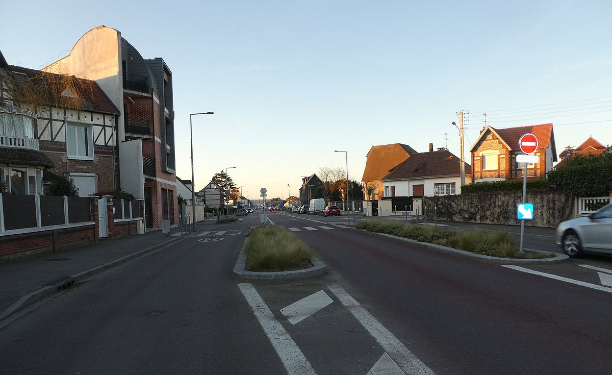 Boulevard du 11 Novembre - Petit Quevilly - à la hauteur du N°95 et du N°100