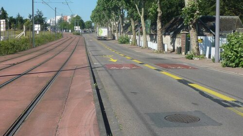 Le flop de la piste cyclable boulevard Charles de Gaulle à Petit Quevilly